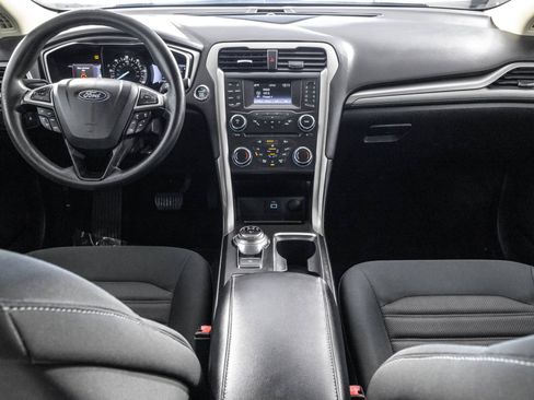 Used 2018 Ford Fusion SE FWD image 22