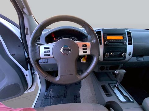 Used 2015 Nissan Frontier S RWD image 5