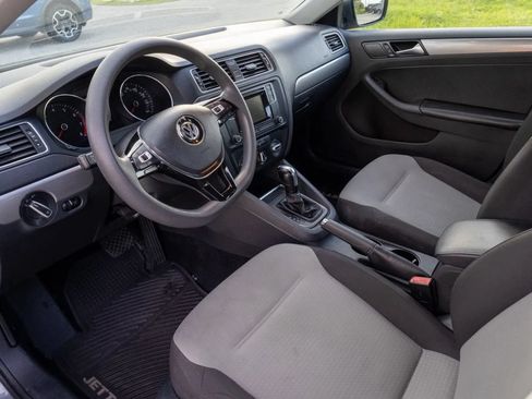 Used 2017 Volkswagen Jetta S FWD image 5