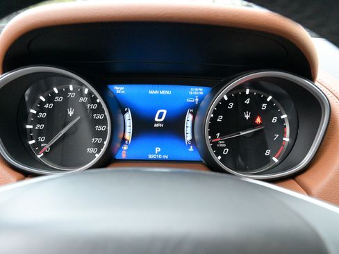 Certified 2018 Maserati Levante image 24