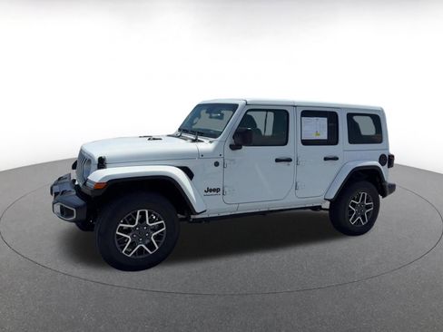 Used 2025 Jeep Wrangler Unlimited Sahara AWD/4WD image 8