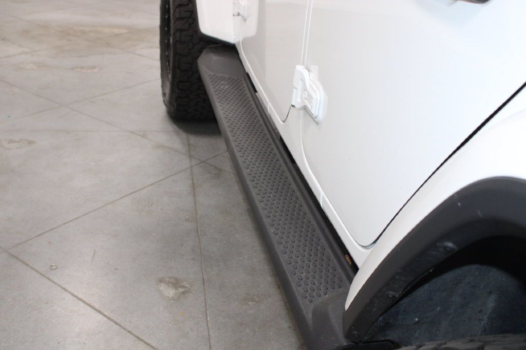 Used 2018 Jeep Wrangler Unlimited Sahara AWD/4WD image 30