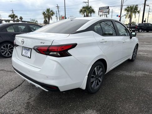 Used 2023 Nissan Versa SV w/ Trunk Package FWD image 8