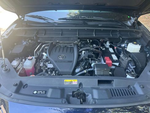 Used 2025 Toyota Highlander XSE AWD/4WD image 34