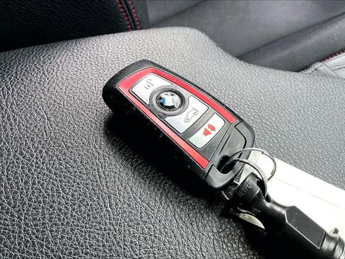 Used 2017 BMW 330i Sedan image 14