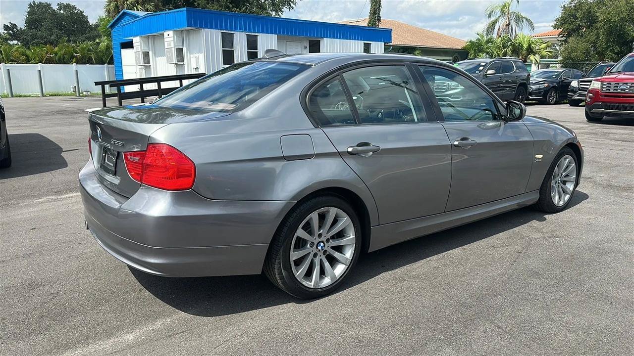 Used 2011 BMW 328i xDrive Sedan AWD/4WD image 8