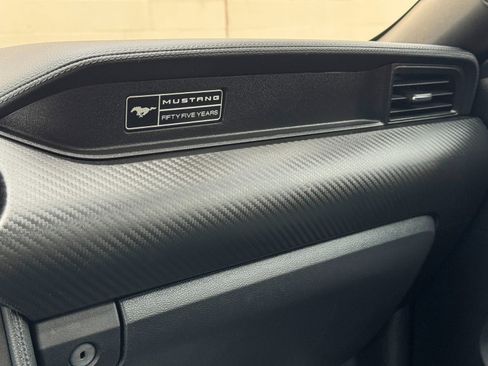 Used 2020 Ford Mustang Coupe RWD image 28