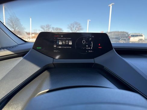 Used 2024 Toyota Prius LE AWD/4WD image 11