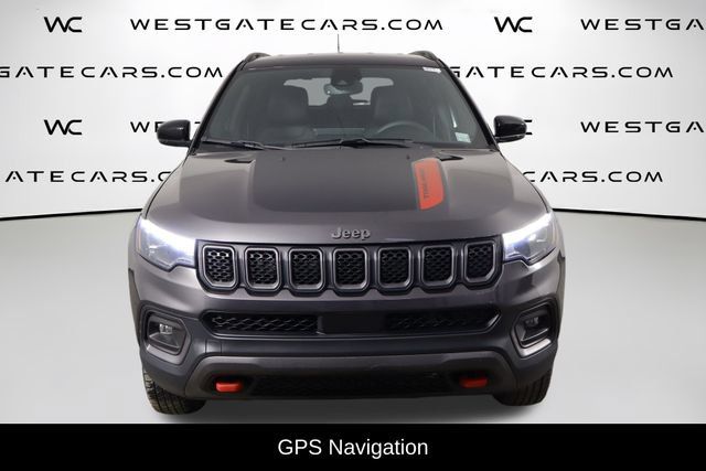 Used 2023 Jeep Compass Trailhawk w/ Trailhawk Elite Group AWD/4WD image 2