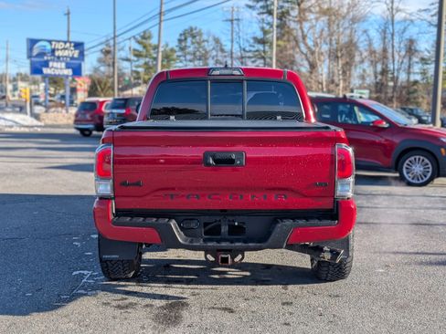 Used 2017 Toyota Tacoma SR image 9