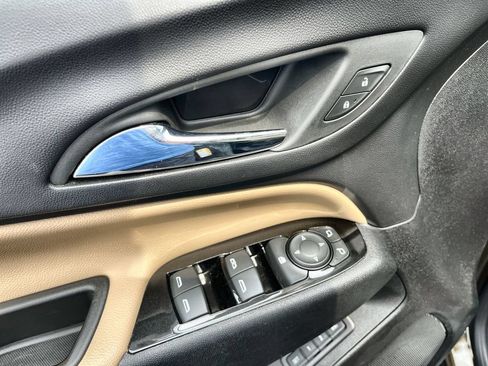 Used 2023 Chevrolet Equinox Premier w/ LPO, Floor Liner Package AWD/4WD image 22