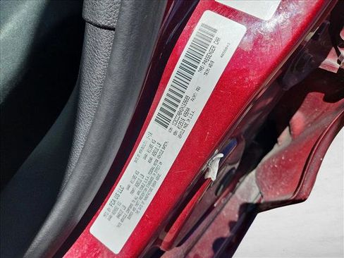 Used 2016 Chrysler 200 Limited image 18