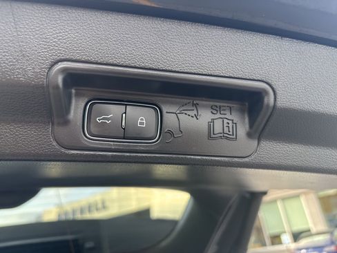 Used 2022 Ford Explorer Platinum w/ Equipment Group 601A image 35