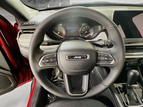 Used 2023 Jeep Compass Limited AWD/4WD image 11