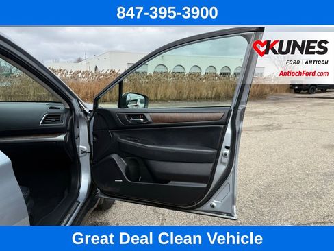 Used 2017 Subaru Outback 2.5i Limited image 13