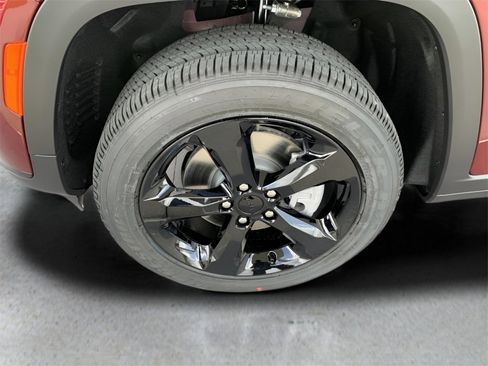 New 2025 Jeep Grand Cherokee L Altitude image 11