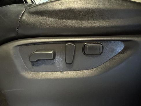 Used 2021 Nissan Armada SV image 19