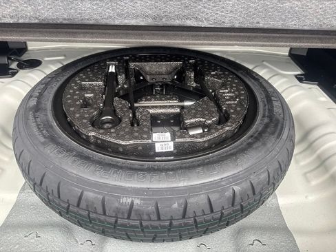 Used 2025 Kia Seltos LX AWD/4WD image 7
