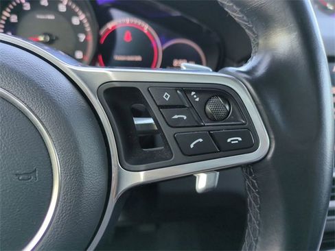 Used 2020 Porsche Cayenne image 31
