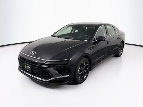 Used 2025 Hyundai Sonata SEL FWD image 3