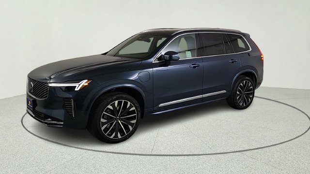 New 2026 Volvo XC90 T8 Plus w/ Protection Package AWD/4WD image 4