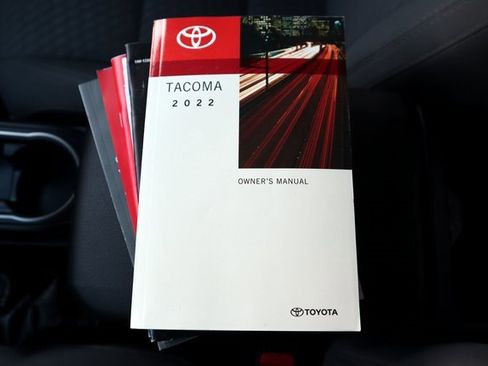 Used 2022 Toyota Tacoma TRD Off-Road image 36
