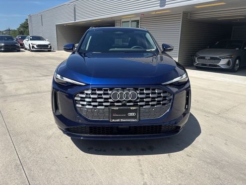 Used 2025 Audi Q5 Premium w/ Convenience Package AWD/4WD image 2