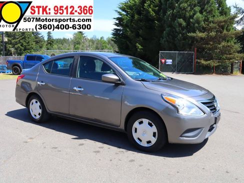 Used 2016 Nissan Versa SV FWD image 11