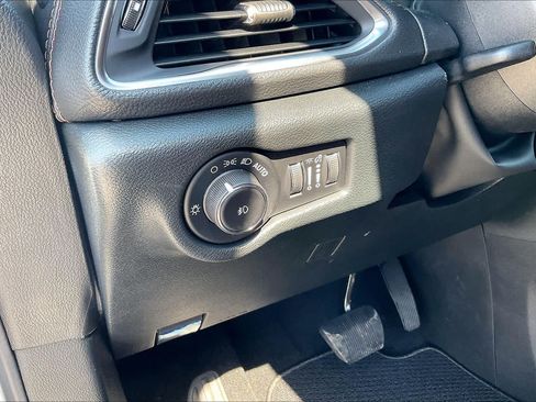New 2026 Chrysler Pacifica Pinnacle FWD image 18