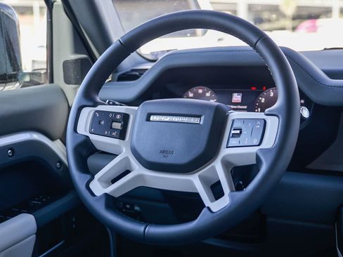 New 2026 Land Rover Defender 110 X-Dynamic SE image 15