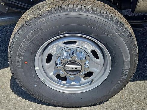 New 2026 Ford F250 XL w/ FX4 Off-Road Package AWD/4WD image 7
