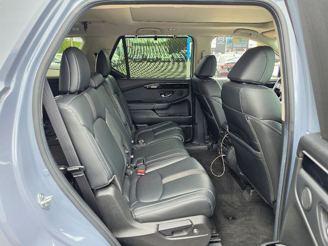 Certified 2025 Honda Pilot Touring image 14
