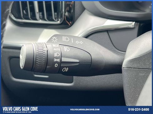 Certified 2025 Volvo XC60 B5 Core w/ Protection Package Premier image 23
