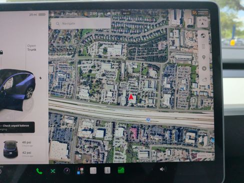 Used 2024 Tesla Model Y Long Range AWD/4WD image 24
