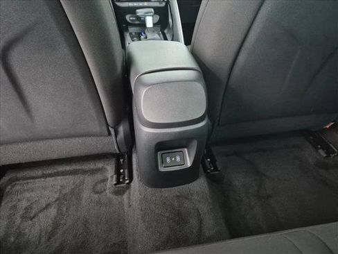 Certified 2025 Hyundai Elantra SEL FWD image 18