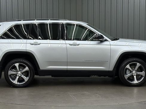 Used 2024 Jeep Grand Cherokee Limited 4xe w/ Luxury Tech Group II image 6