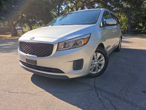 Used 2016 Kia Sedona LX w/ LX Convenience Package FWD image 1