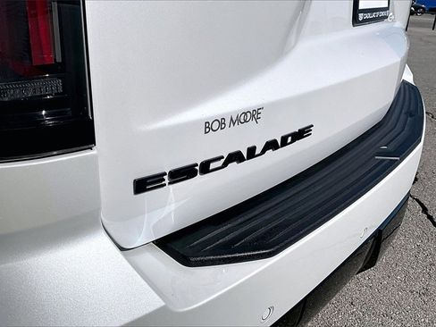 Used 2025 Cadillac Escalade Sport Platinum w/ LPO, ONYX Package image 32