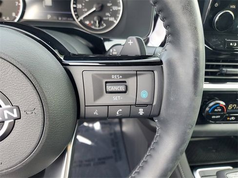 Used 2024 Nissan Pathfinder SL image 17