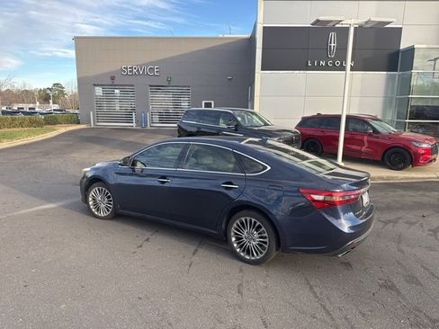 Used 2017 Toyota Avalon Limited image 5