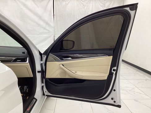 Used 2017 BMW 530i RWD image 19