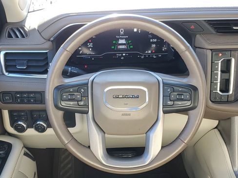 Used 2023 GMC Yukon XL Denali image 29