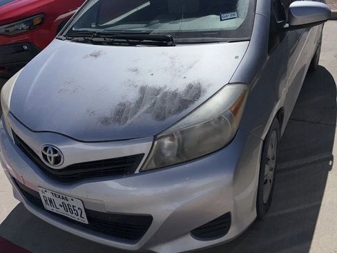 Used 2012 Toyota Yaris LE image 2