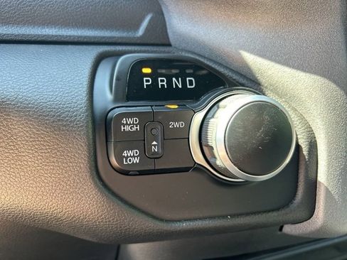 Used 2024 RAM 2500 Tradesman w/ Chrome Appearance Group image 29