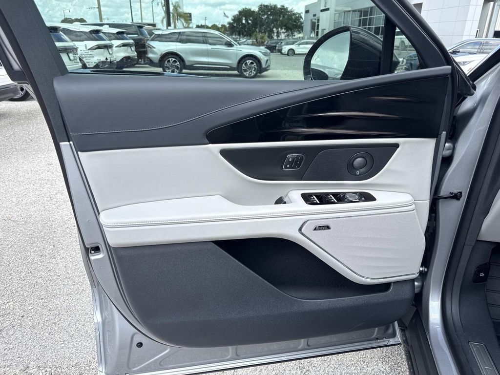 New 2026 Lincoln Nautilus Premier w/ Equipment Group 102A AWD/4WD image 18