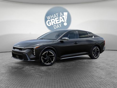 New 2026 Kia K4 GT-Line w/ GT-Line Premium Package FWD image 3