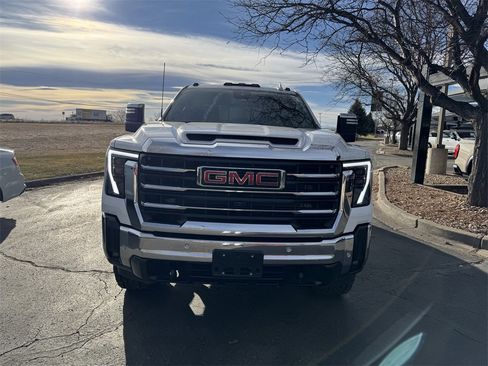 Used 2024 GMC Sierra 2500 SLT w/ SLT Premium Package image 2