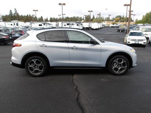 Used 2021 Alfa Romeo Stelvio Sprint w/ Nero Edizione AWD/4WD image 6