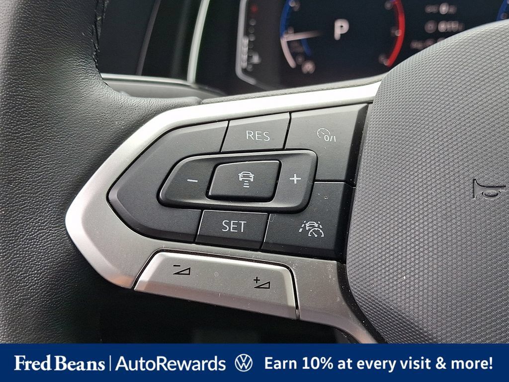 Certified 2024 Volkswagen Jetta SEL FWD image 26
