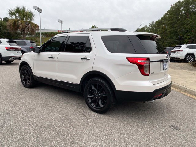 Used 2015 Ford Explorer XLT w/ Equipment Group 202A FWD image 4